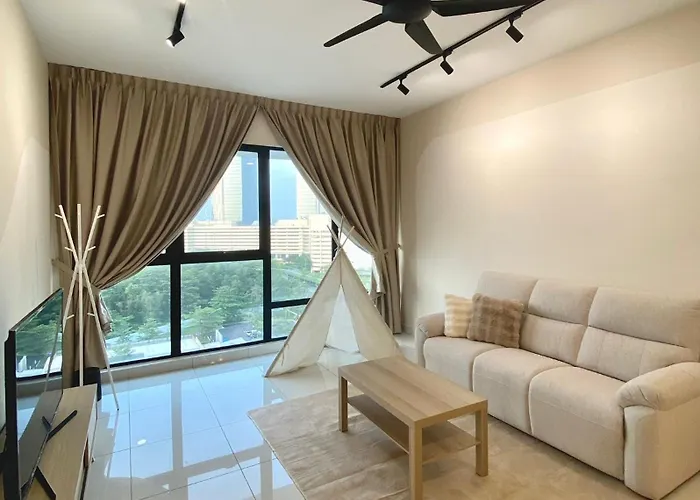 Mosaic Southkey 4Br 14 Pax